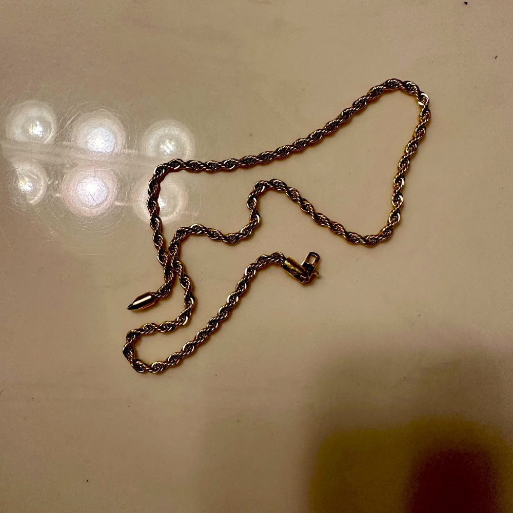 GLD chain never used, good